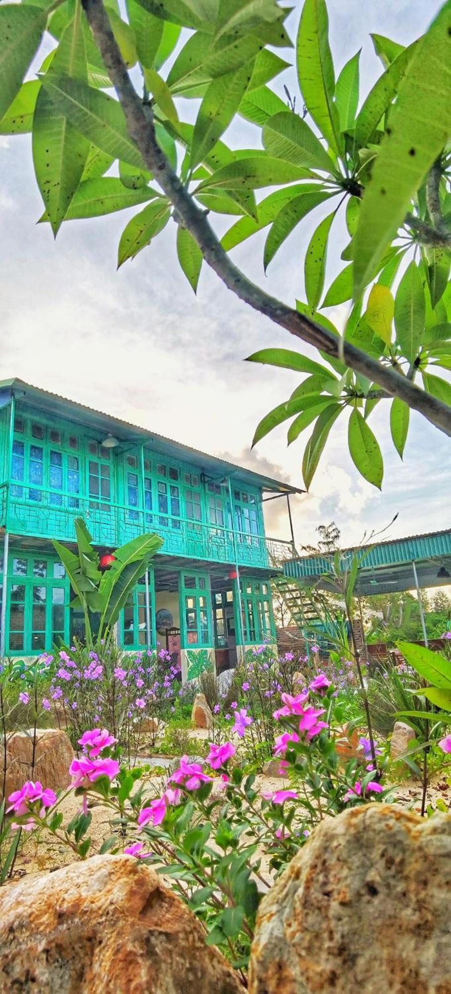 Mina Cafe & Stay Quan Lan Ngoại thất bức ảnh
